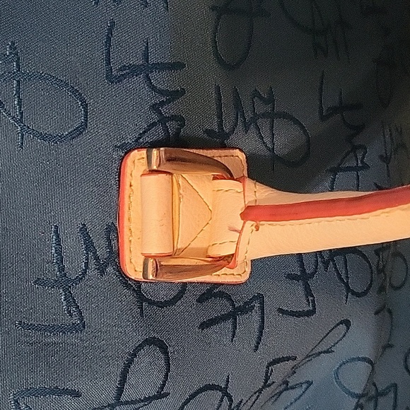 Rolling luggage - Picture 7 of 8